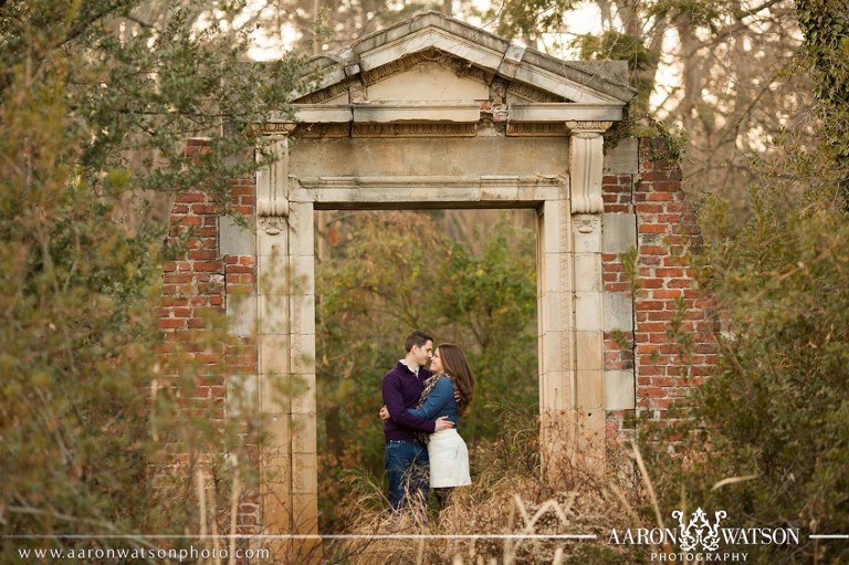 kissing under the arch