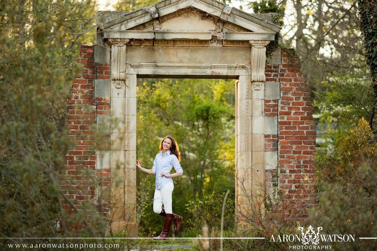 Holly under the arch