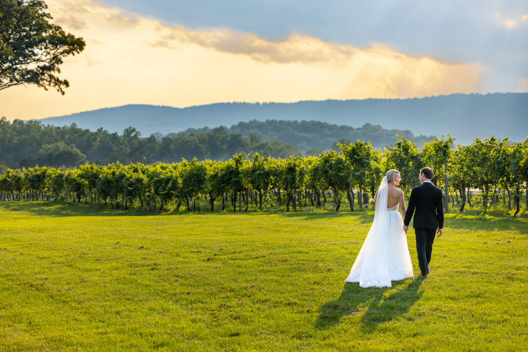 Best Charlottesville Wedding Venue Keswick Vineyards bride and groom sunset photo ideas